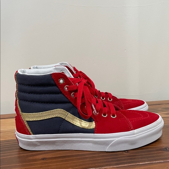 Vans Sk8-Hi Marvel Captain Marvel/ Wonder Woman Sneakers Men’s 6.5 Women’s 8 - Picture 6 of 13